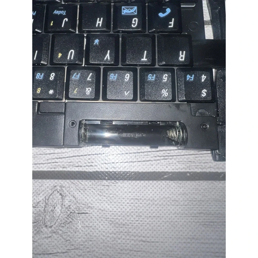 Think Outside Stowaway Sierra Bluetooth Folding Keyboard STBT01 READ